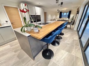 Kitchen- click for photo gallery